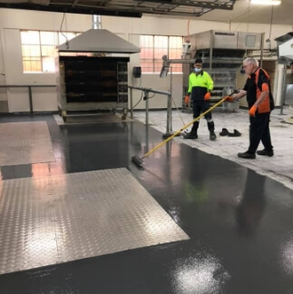 cleaning-concrete-floor